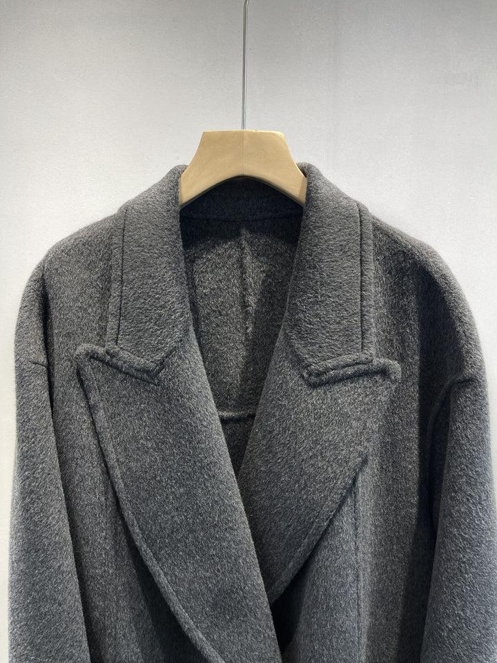Women customized overcoat made of unique textured fabric Mune Fashion