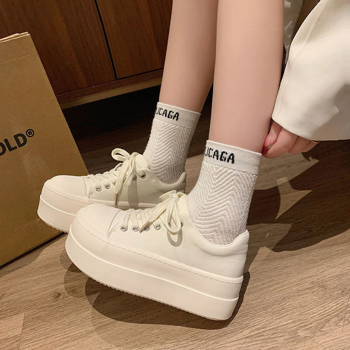 Ladies' platform sneaker with fashionable lacing and comfortable lining Mune Fashion