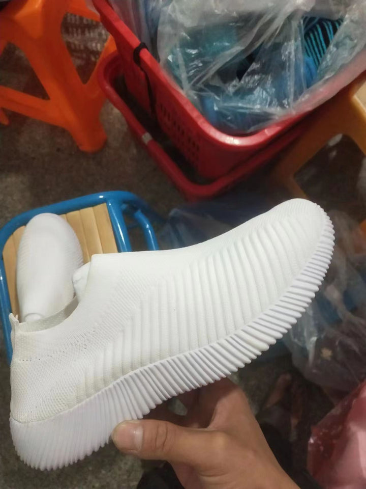 Women’s breathable knitted slip-on sneakers without laces with slip-resistant rubber sole Mune Fashion