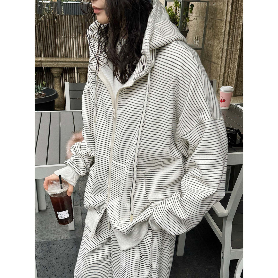 Women's Oversize Hooded Jacket with Zipper and Fine Striped Pattern Mune Fashion