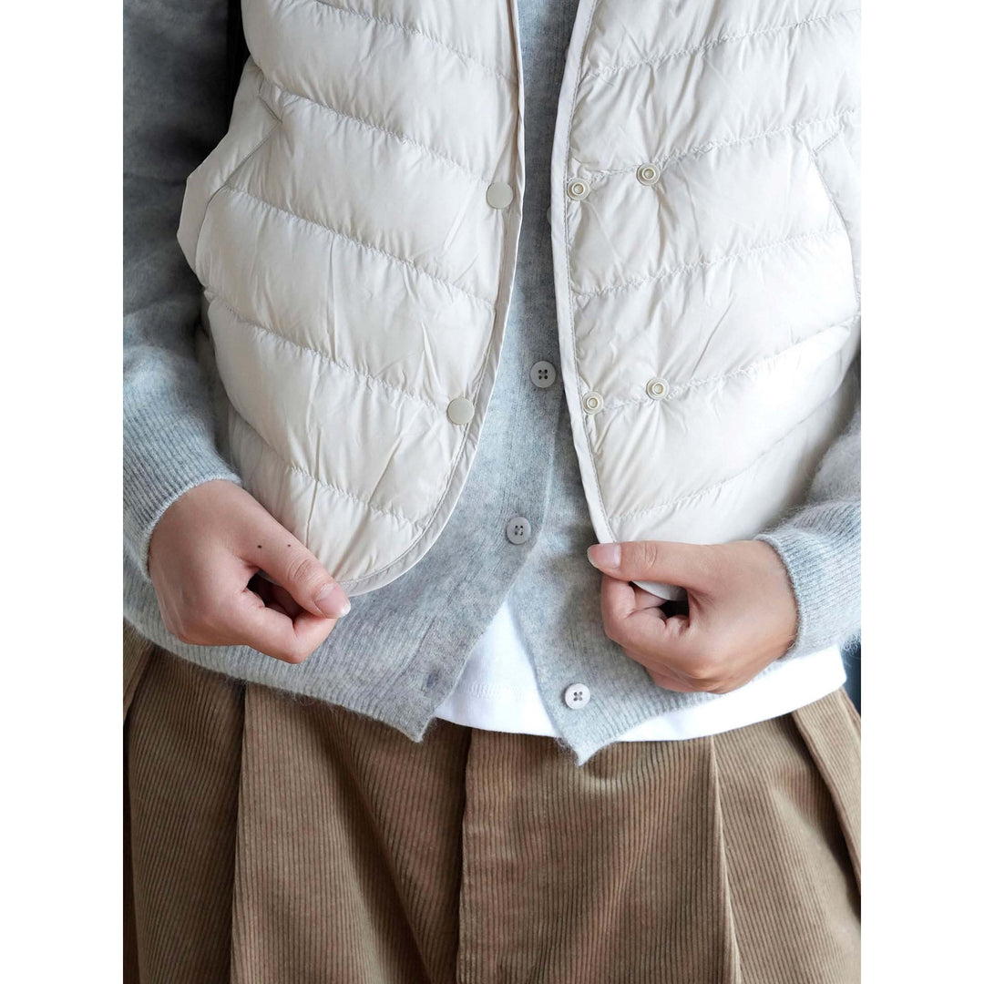 Women Short Quilted Lightweight Down Vest with Double Button Closure Mune Fashion