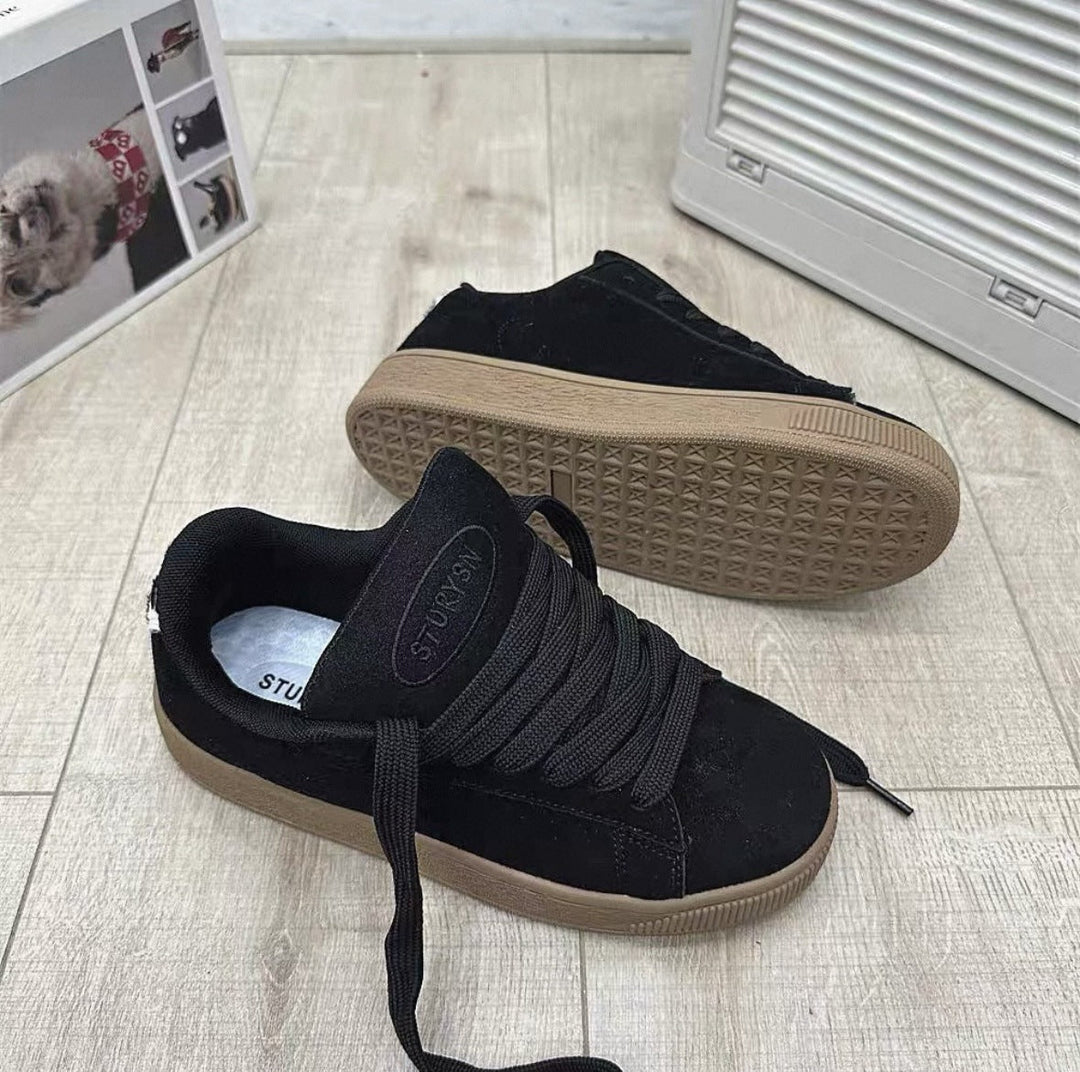 Women's sneaker made of soft suede with non-slip sole Mune Fashion