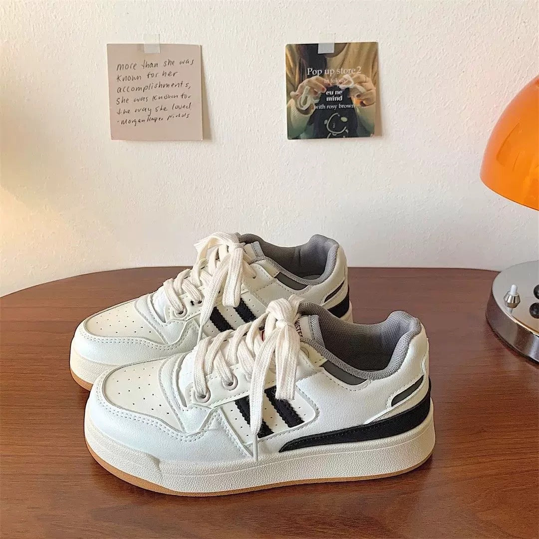 Ladies sporty sneakers with high-quality cushioning and breathable upper material Mune Fashion