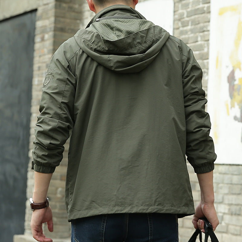 Men's lightweight water-repellent hooded jacket with zippered pockets and elastic cuffs Mune Fashion
