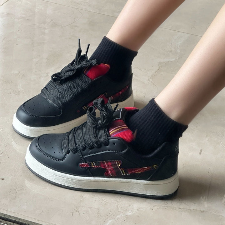 Women Sporty Low-Top Sneakers with Breathable Mesh Upper and Cushioning Sole Mune Fashion