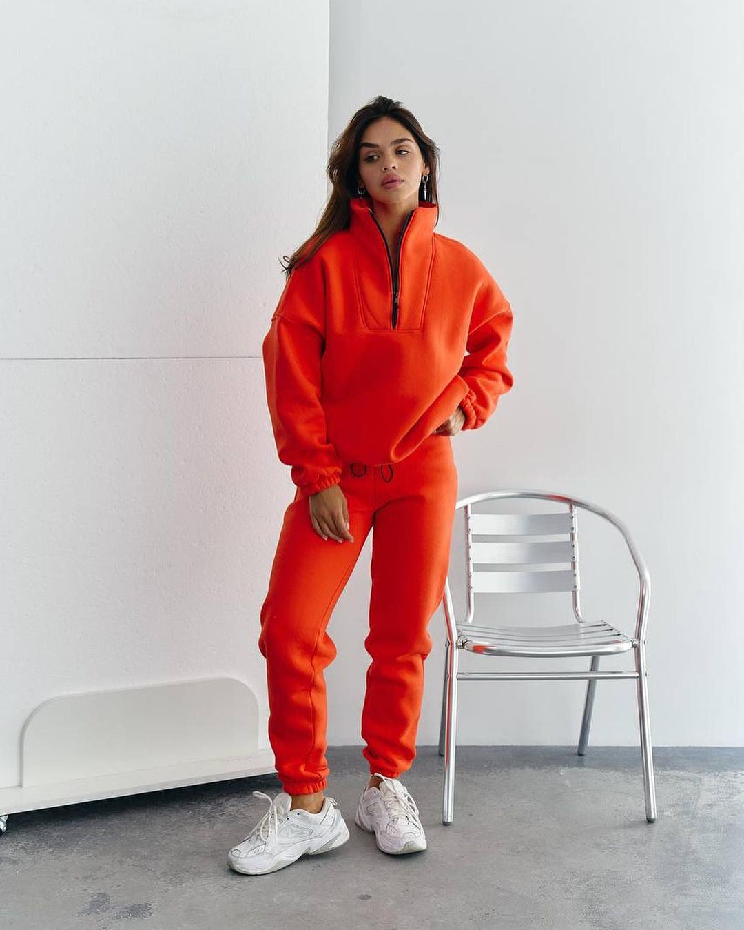 Women's athleisure two-piece set made of thick French terry with a high collar, half zipper, and drawstring pants Mune Fashion
