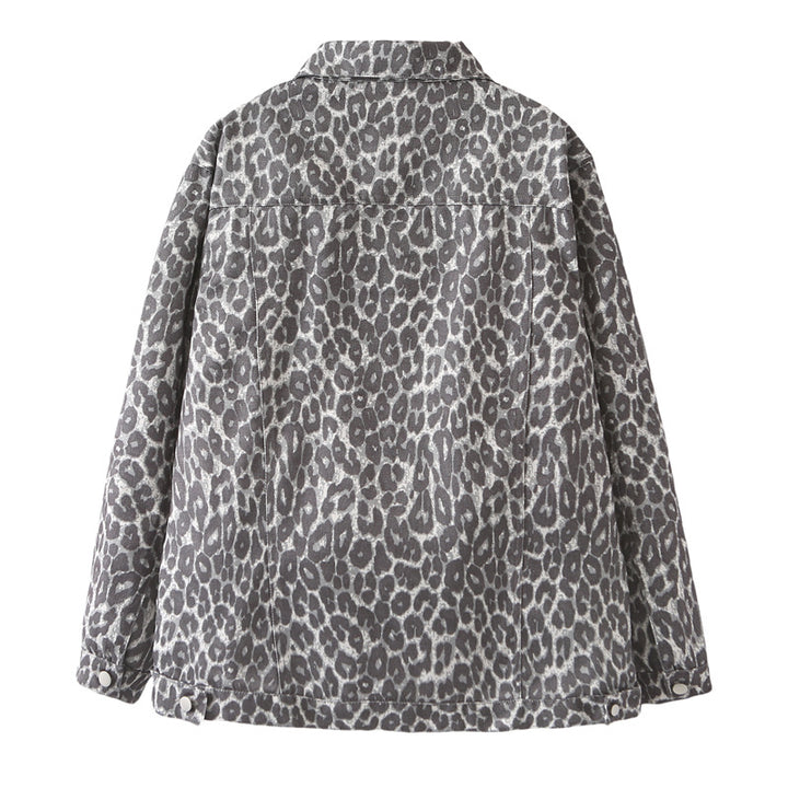 Women's oversized denim jacket in boxy cut with leopard pattern, snap button placket and patch chest pockets Mune Fashion