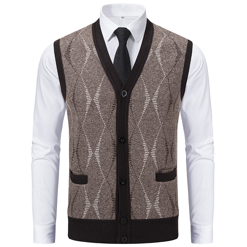 Men's fine knit vest with V-neck, diamond pattern, and patch pockets Mune Fashion