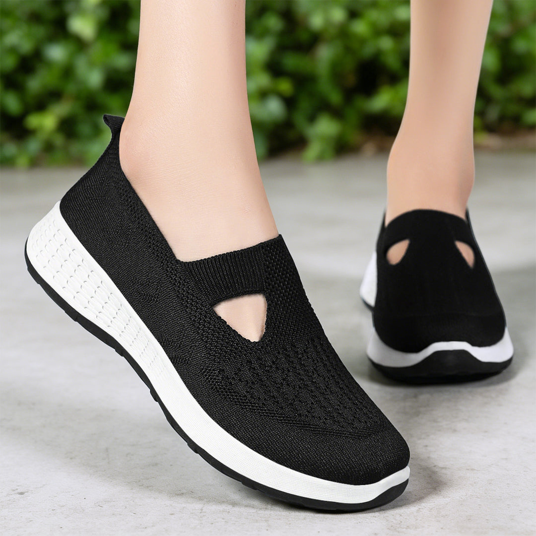 Women's knitted Slip-On comfort sneaker with V-Cut, elastic entry and cushioning honeycomb midsole Mune Fashion