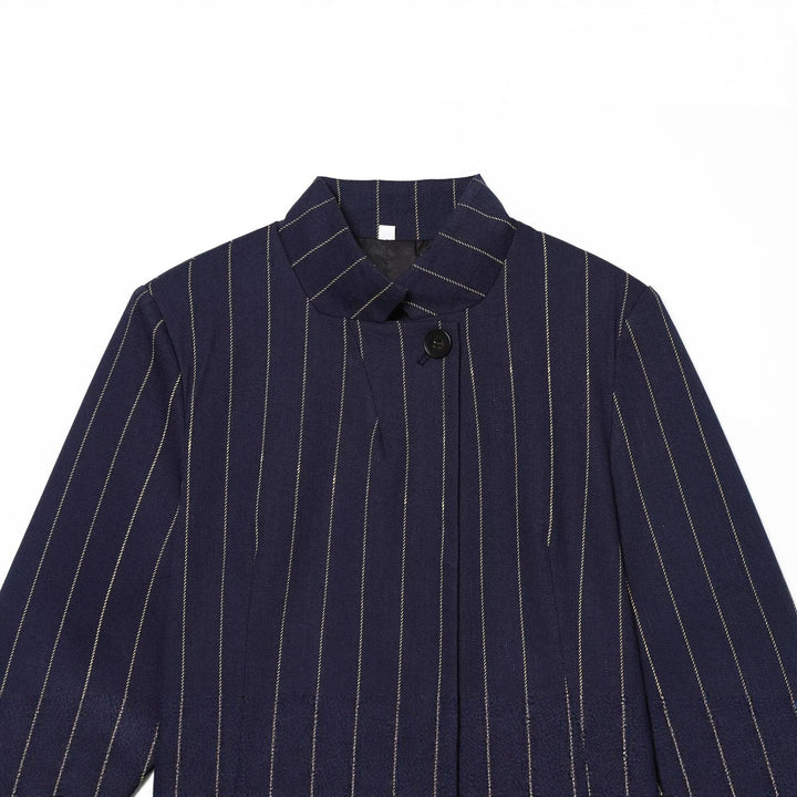 Ladies short blazer in boxy cut with stand-up collar and pinstripes Mune Fashion