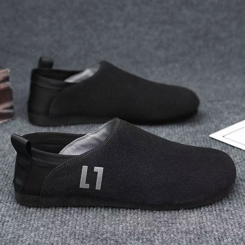 Men's Lightweight Slip-On Casual Shoe with Elastic Heel Strap and Flexible Rubber Sole Mune Fashion