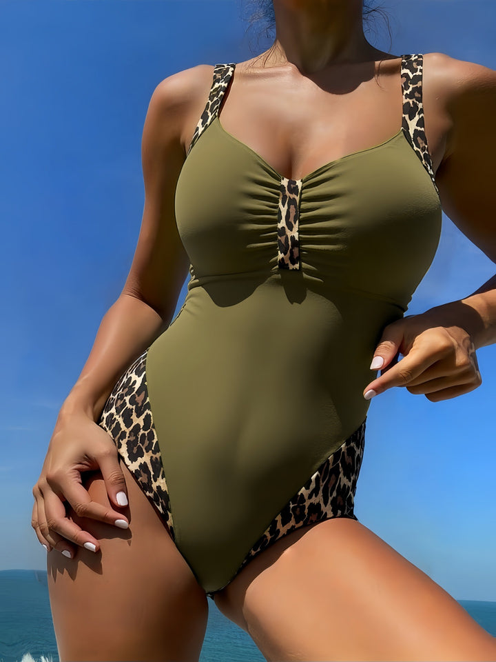 Women One-Piece Swimsuit with Fashionable Leopard Print Mune Fashion