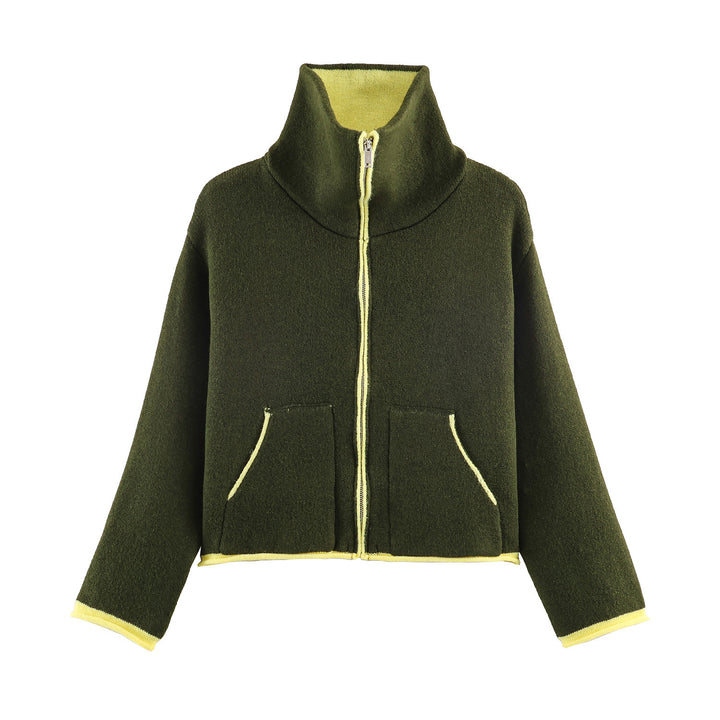 Women's short fleece jacket with high stand-up collar, full zip and patch pockets Mune Fashion