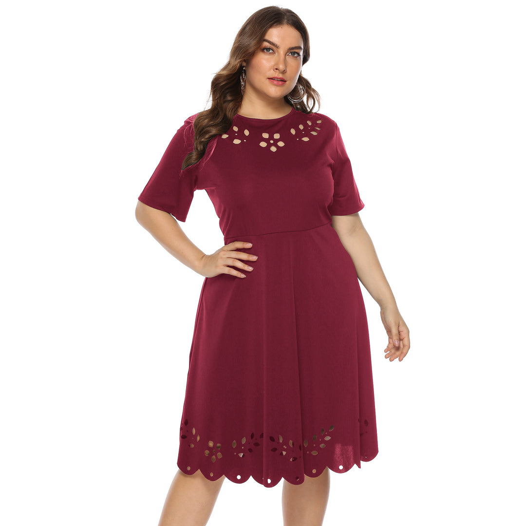 Women's elegant dress with neckline and ruffled hem Mune Fashion