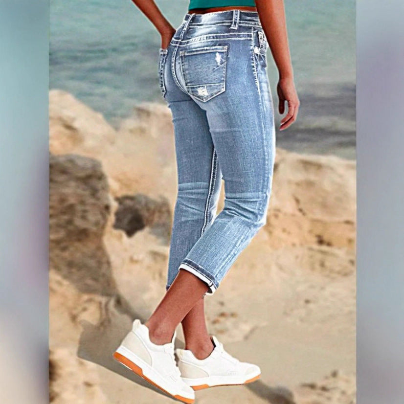 Women's cropped jeans in capri cut with high waist fit and subtle used wash Mune Fashion
