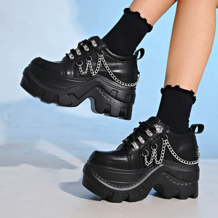 Women's Platform Chunky Sneaker with Metal Chains and Distinctive Profile Sole Mune Fashion