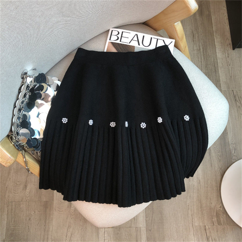 Women's Pleated Skirt with Decorative Pearls Mune Fashion