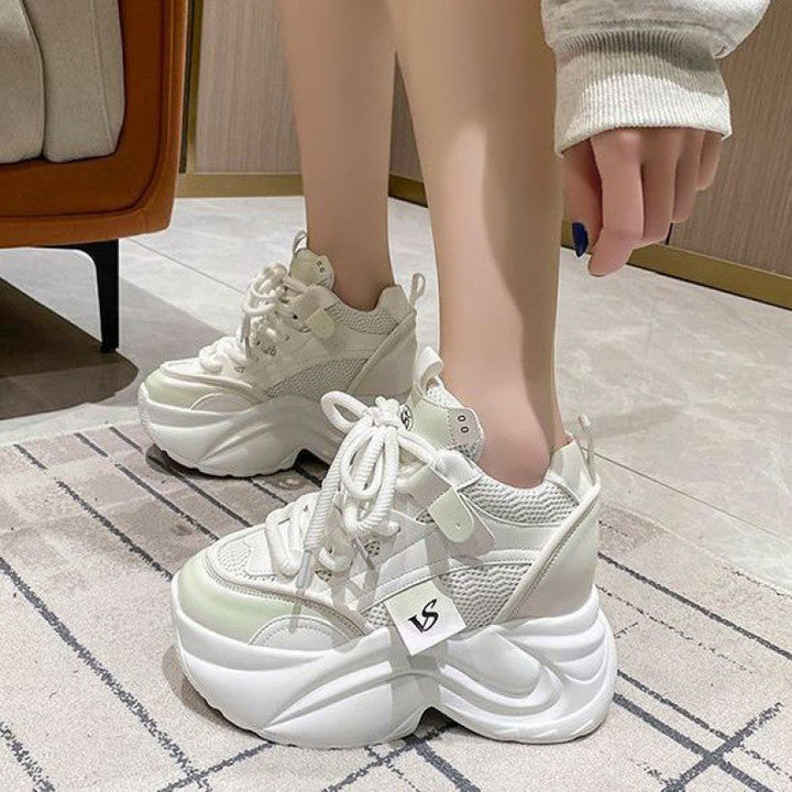 Women Chunky Sneaker with outstanding wearing comfort and athletic design Mune Fashion