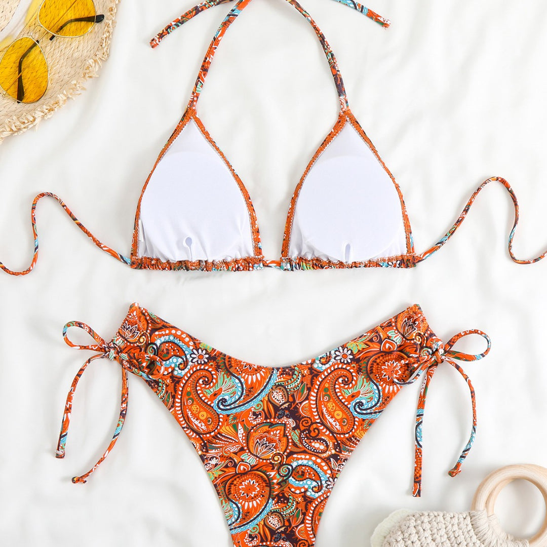 Women’s triangle bikini set with playful paisley pattern Mune Fashion