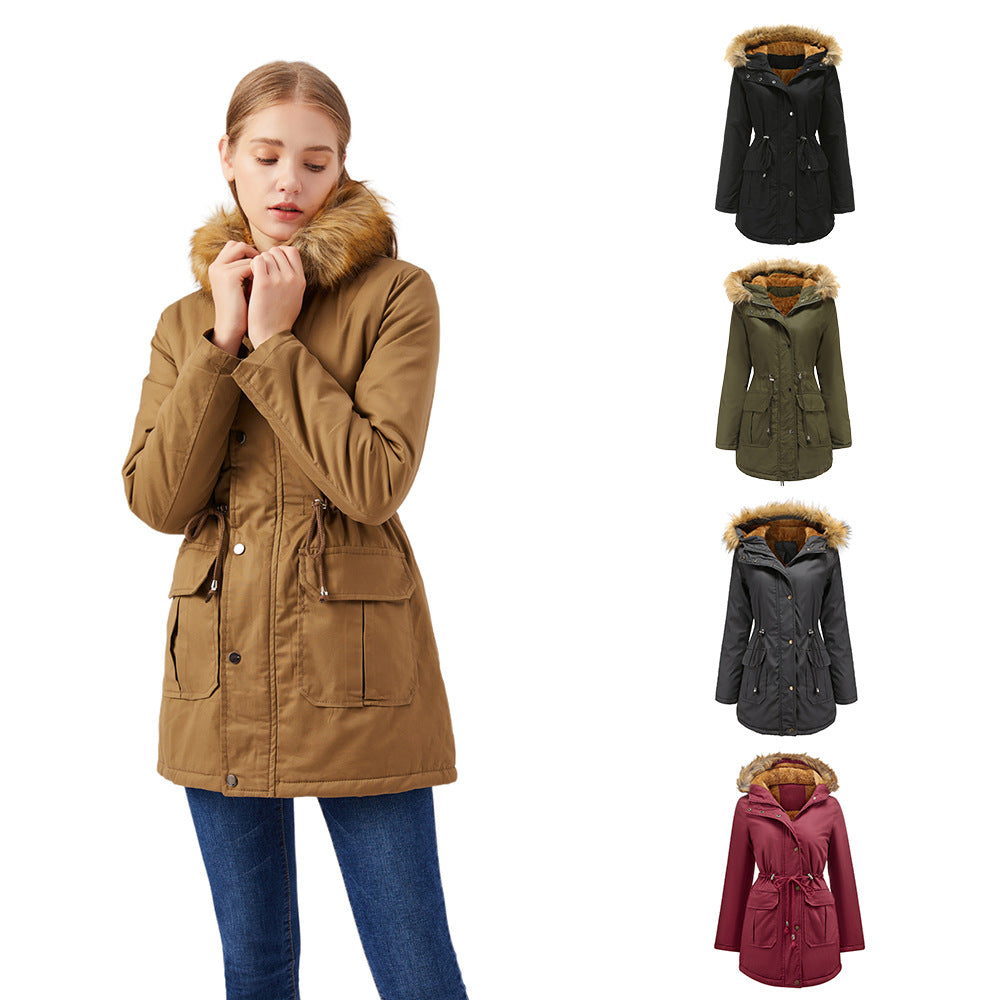 Women’s Warm Outdoor Parka with Detachable Hood and Luxurious Faux Fur Mune