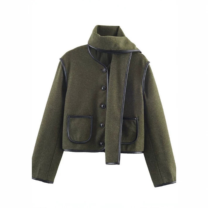 Women’s short jacket in boxy cut made of wool blend with integrated slit scarf and leather piping Mune Fashion