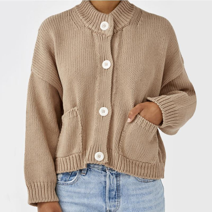 Women's Short Boxy Cardigan made of chunky knit with high button placket and side pockets Mune Fashion