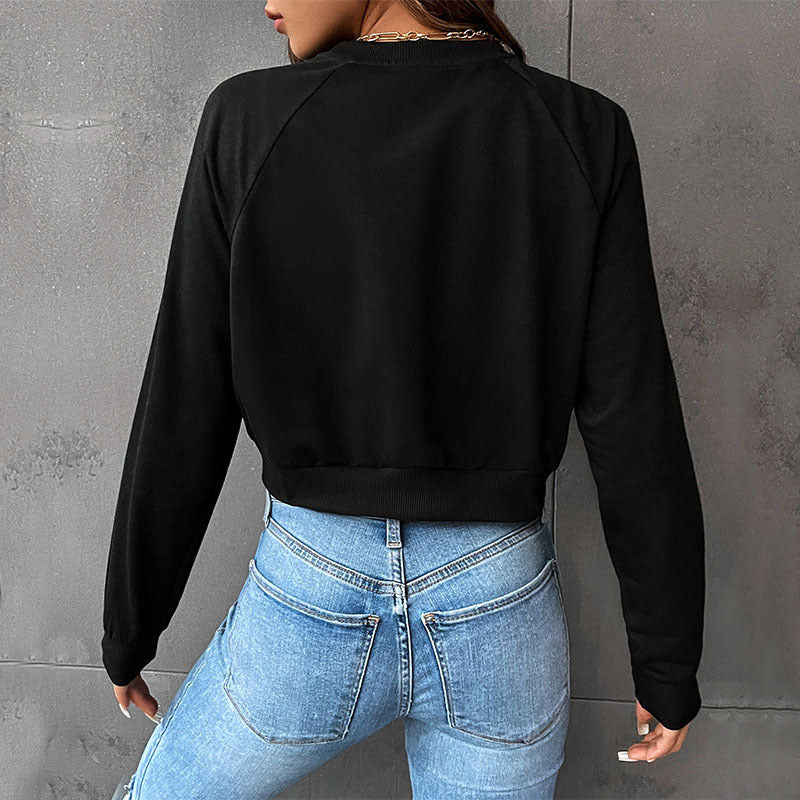 Women's Short Minimalist Sweatshirt with Raglan Sleeves and Ribbed Hem Mune Fashion