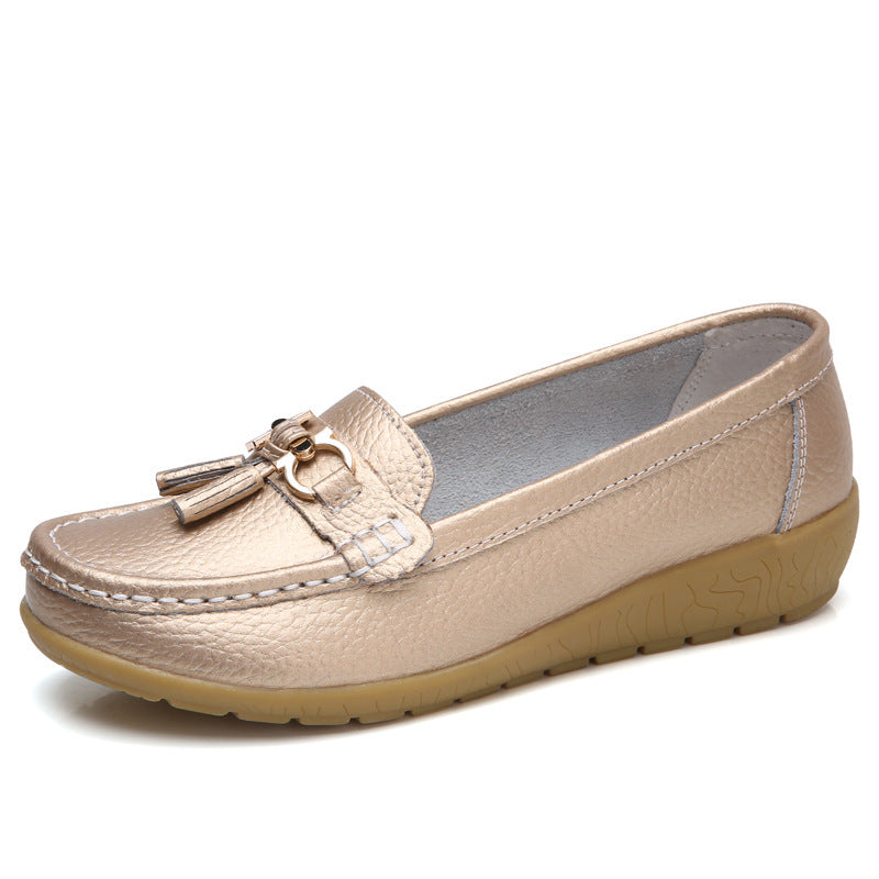 Women's classic tassel moccasin made of textured synthetic leather with padded comfort insole and flexible wedge sole Mune Fashion