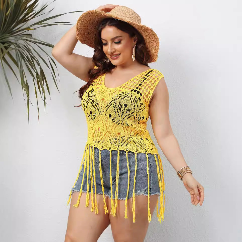 Ladies crocheted, airy beach top with fringed accents Mune Fashion