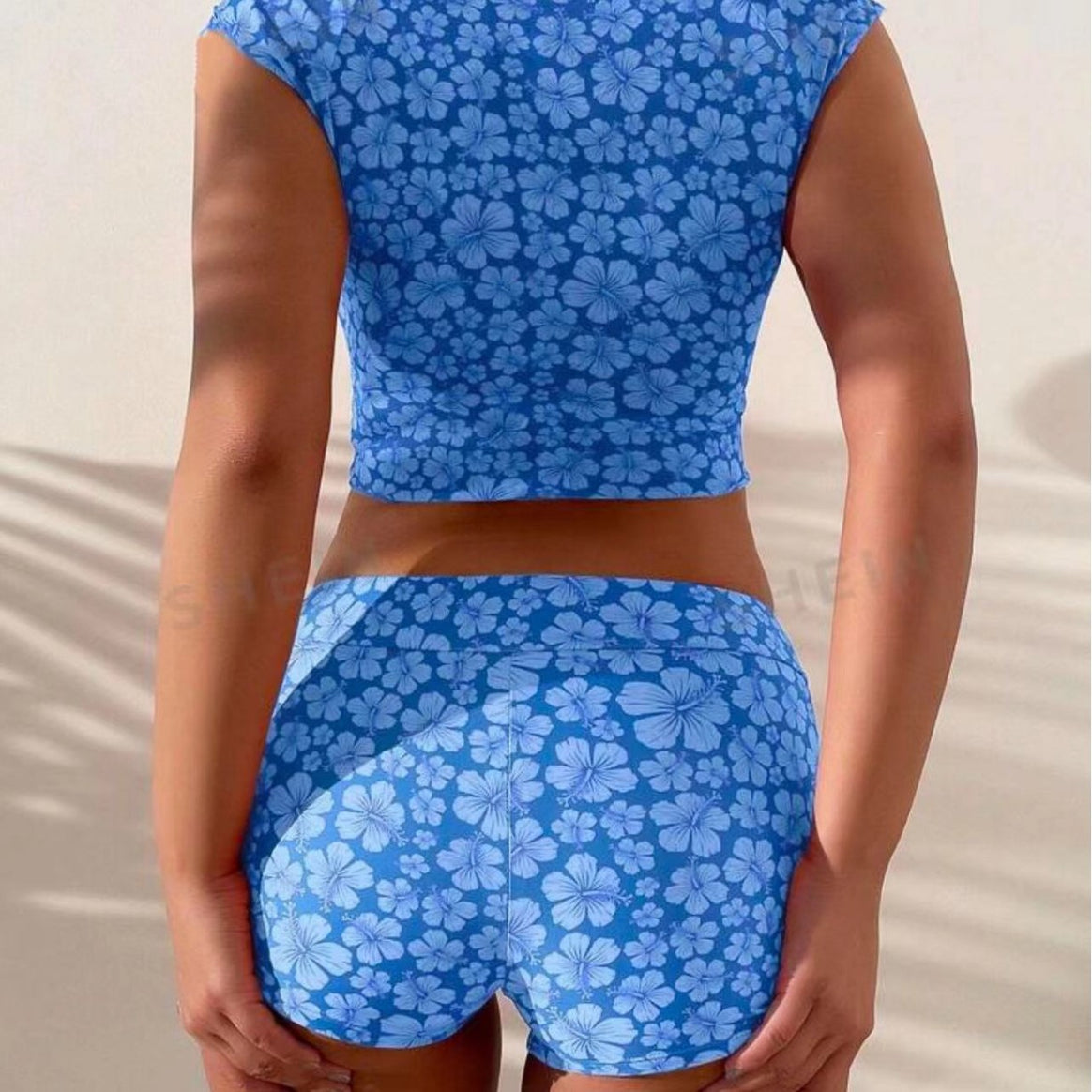 Women's bikini set with elegant top and trendy shorts Mune Fashion