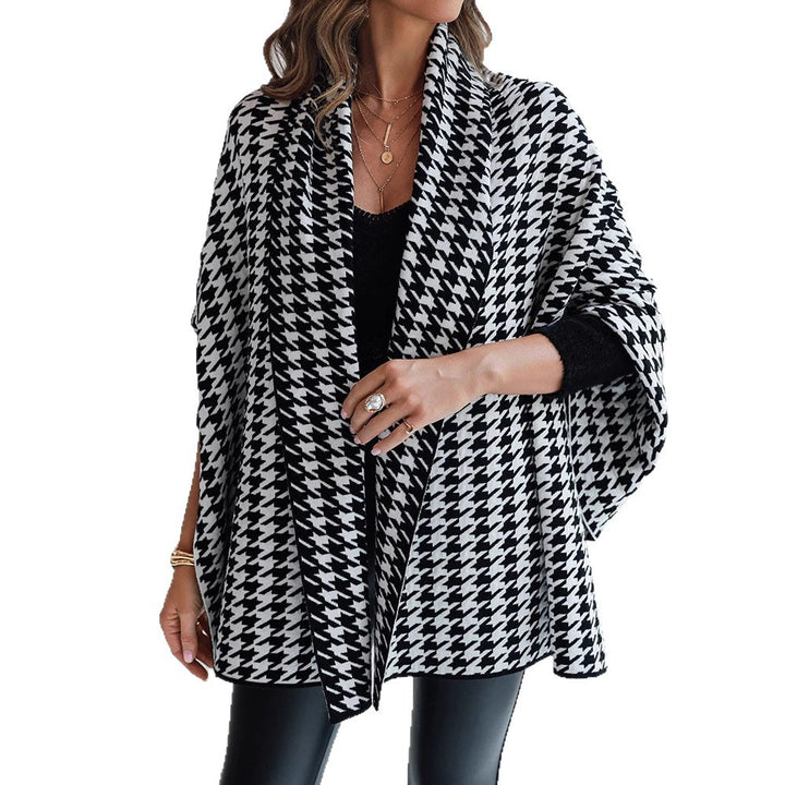 Women's Oversized Poncho with Houndstooth Pattern and Open Shawl Collar Drune