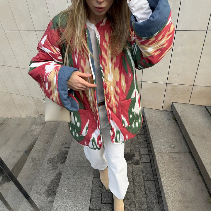 Women's quilted kimono jacket with ikat print, oversized cut and contrasting cuffs Mune Fashion