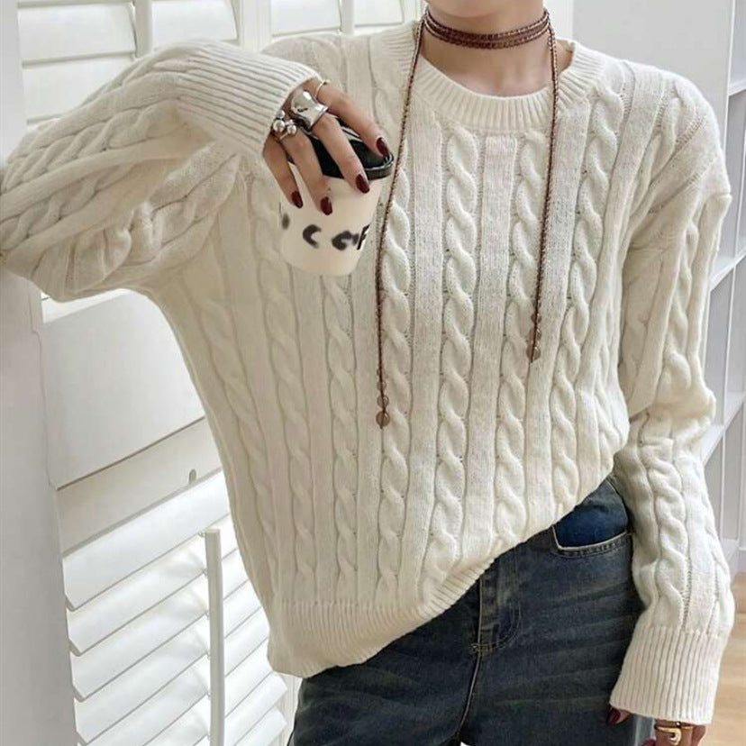 Ladies Fine Cable Knit Sweater with Cable Pattern, Boxy Fit and Extended Ribbed Cuffs Mune Fashion