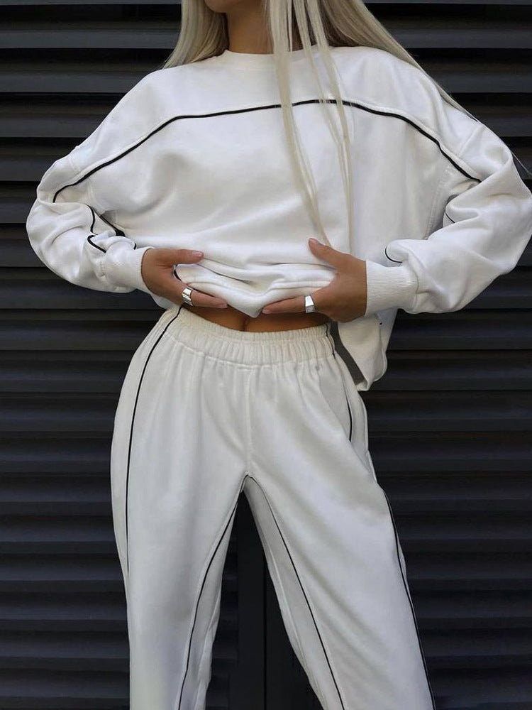 Women nan short Crop sweatshirt and casual jogging pants with contrasting piping Mune Fashion