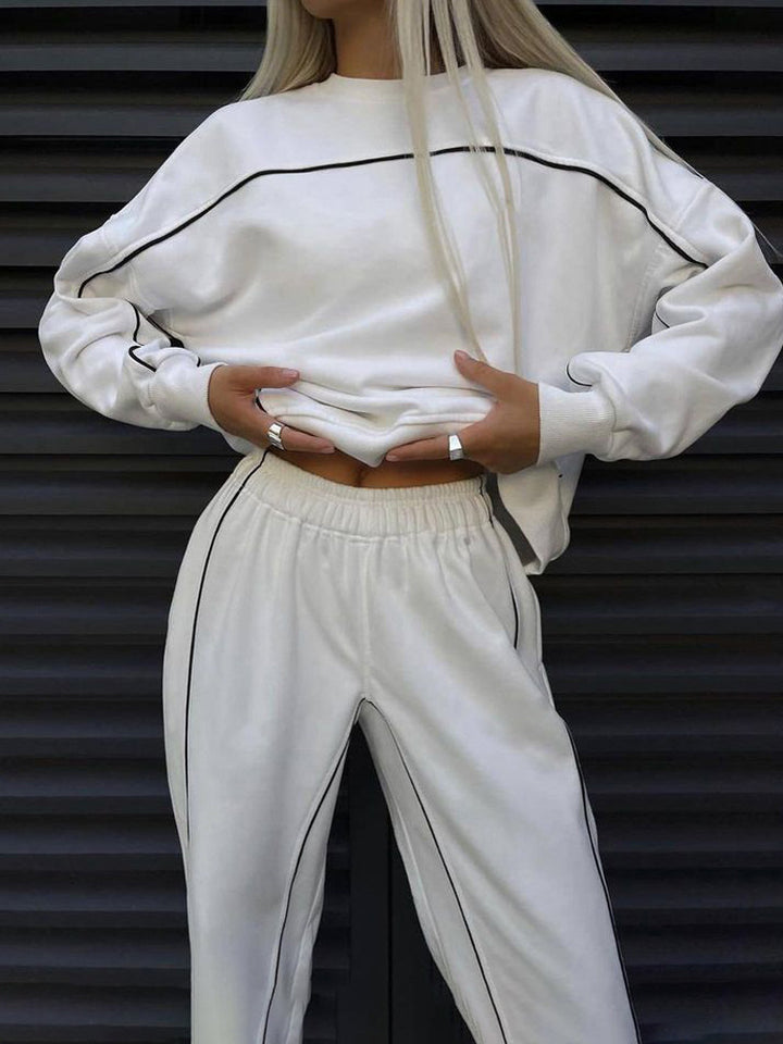 Women nan short Crop sweatshirt and casual jogging pants with contrasting piping Mune Fashion