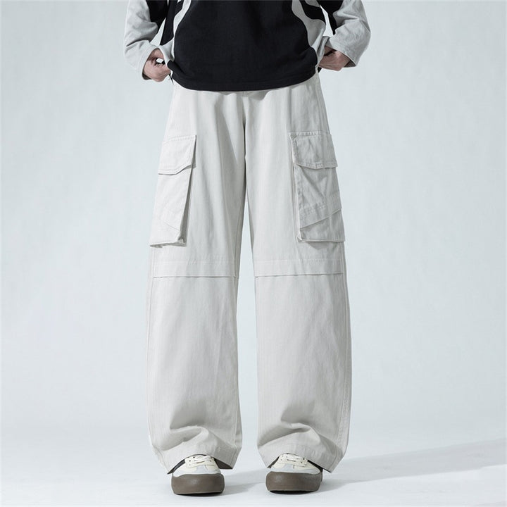 Men's Relaxed Cargo Pants made of lightweight ripstop with large flap and storage pockets