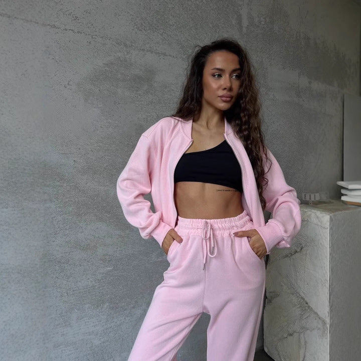 Women’s loungewear set with short zip jacket and high-waisted jogging pants with side split Mune Fashion