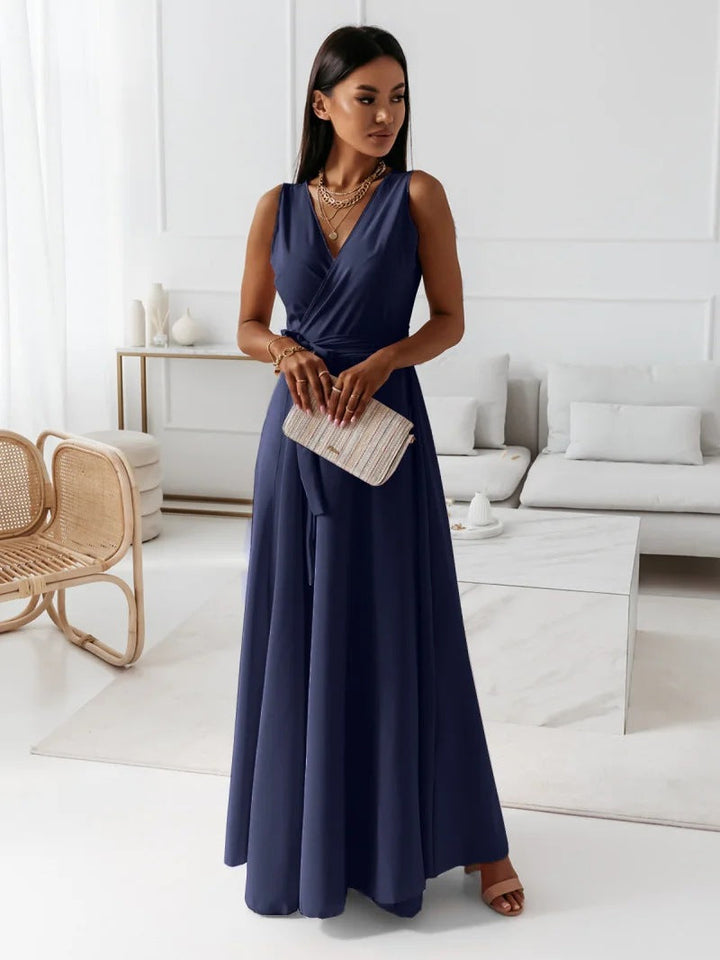 Mune | Elegant Long Women's Dress with V-Neck