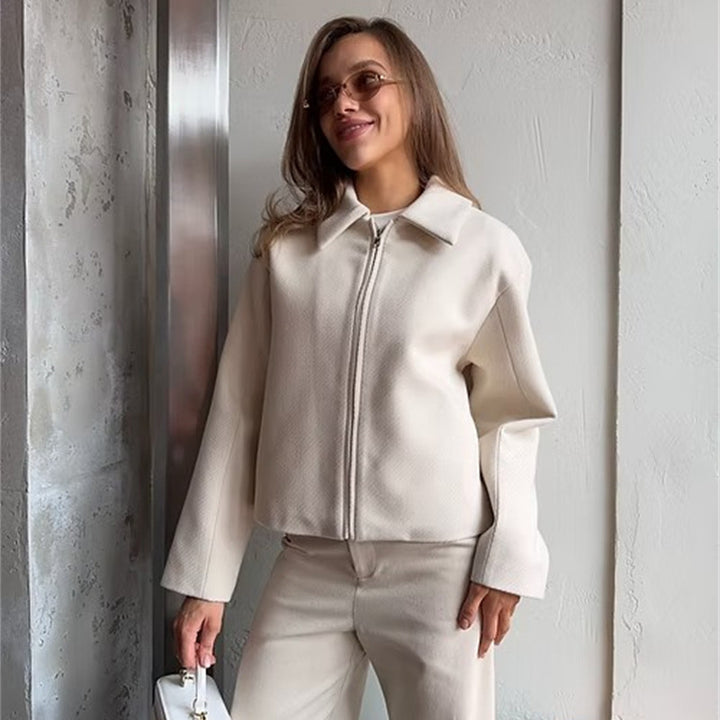 Women's short jacket in boxy cut with zipper and lapel collar Mune Fashion