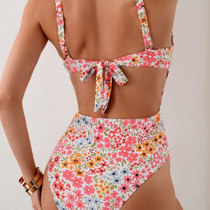 Ladies One-Piece Swimsuit with Floral Pattern Mune Fashion