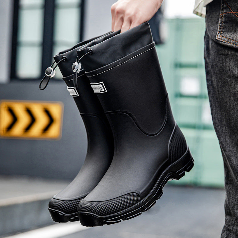 Men's waterproof work and rain rubber boots with adjustable cord closure and non-slip patterned sole Mune Fashion