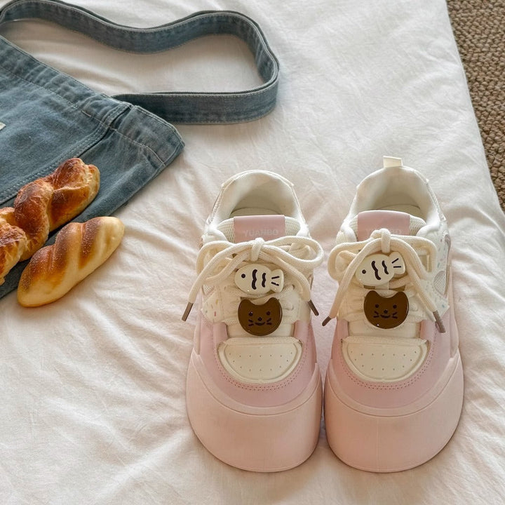 Women's Comfortable Sneakers with Playful Applications Mune Fashion