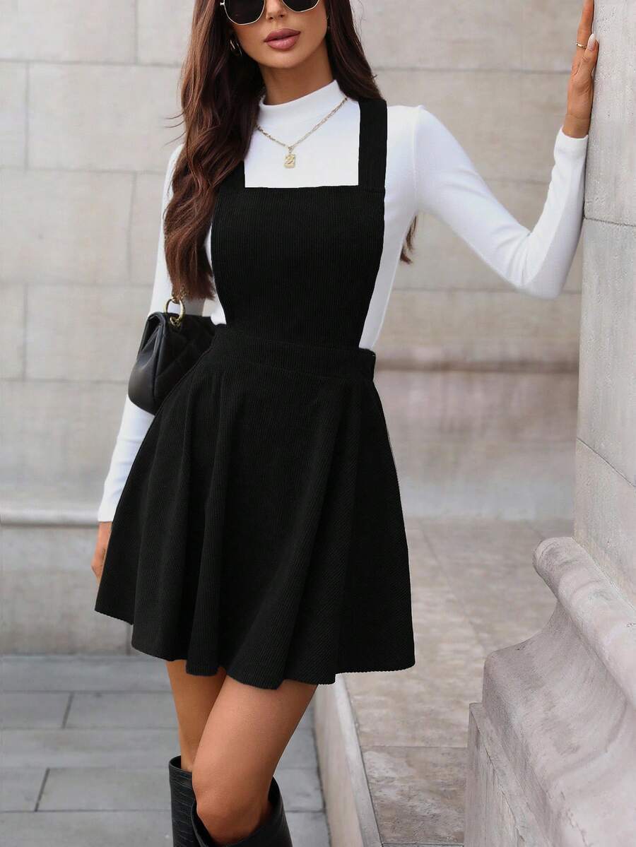 Ladies short flared dungaree dress made of corduroy with square bib Mune Fashion