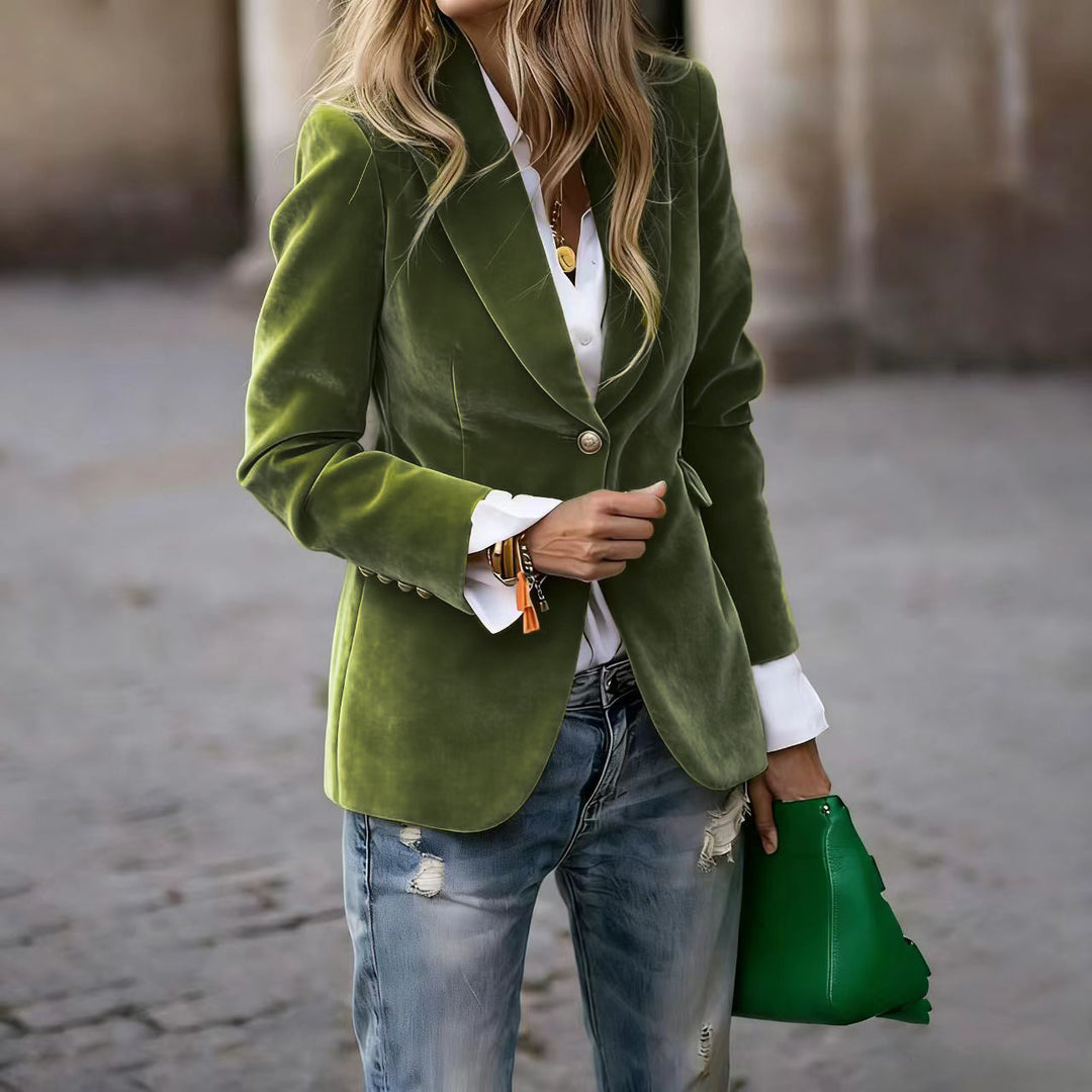Women's tailored velvet blazer with lapel collar and single-button closure Mune Fashion