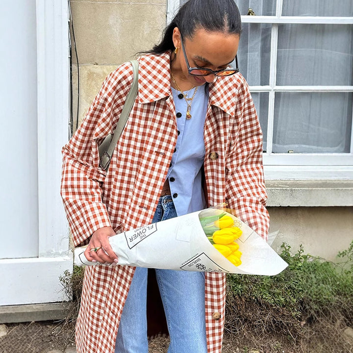 Women's Checkered Trench Coat Mid-Length with Button Placket and Contrast-Lined Cuffs Mune Fashion