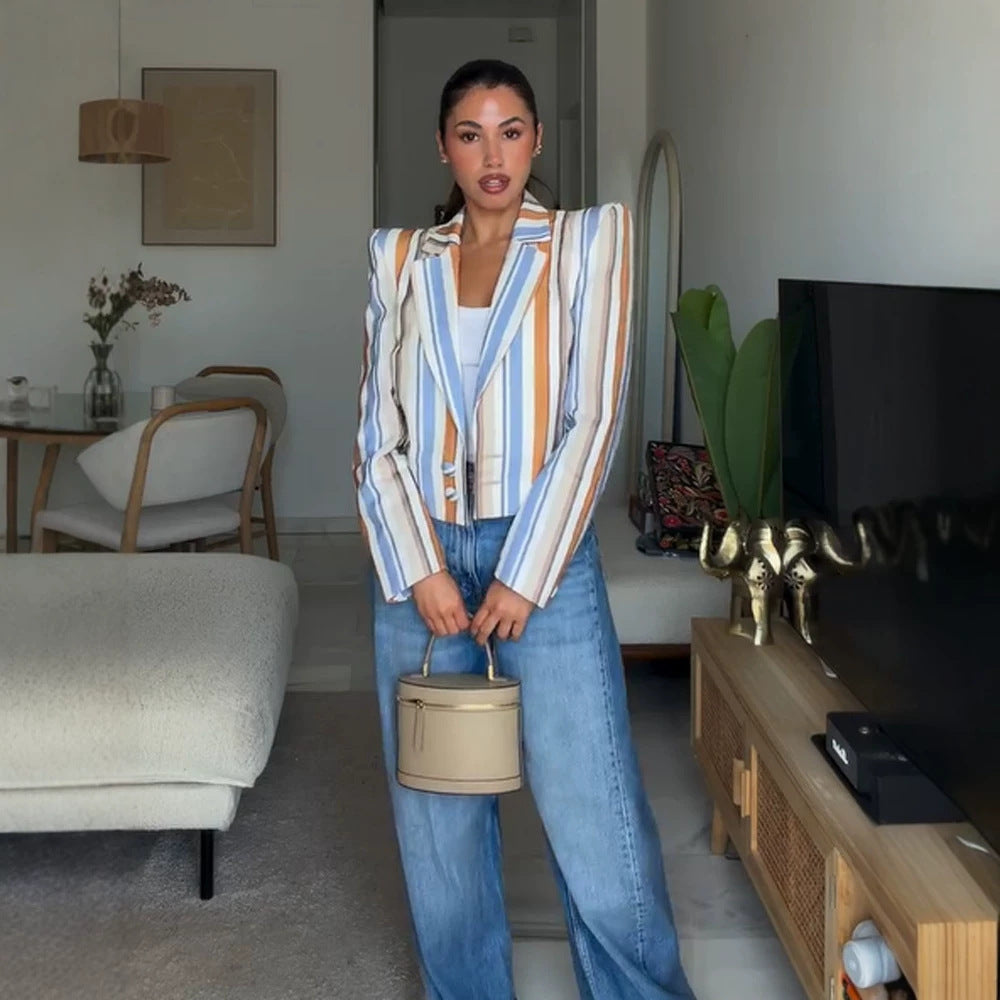 Women's Striped Cropped Blazer with Sculpted Shoulder Mune Fashion