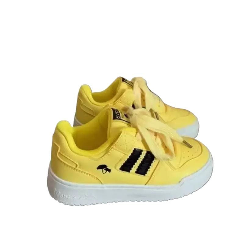 Women's sneakers in sporty retro style with trendy accents Mune Fashion
