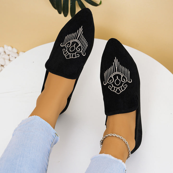 Women's embroidered suede look slippers with pointed last shape and flat non-slip rubber sole Mune Fashion