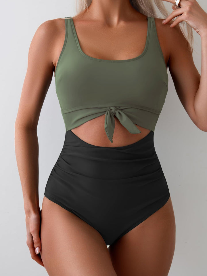 Women's High-Cut Swimsuit with Fashionable Knot Detail Mune Fashion