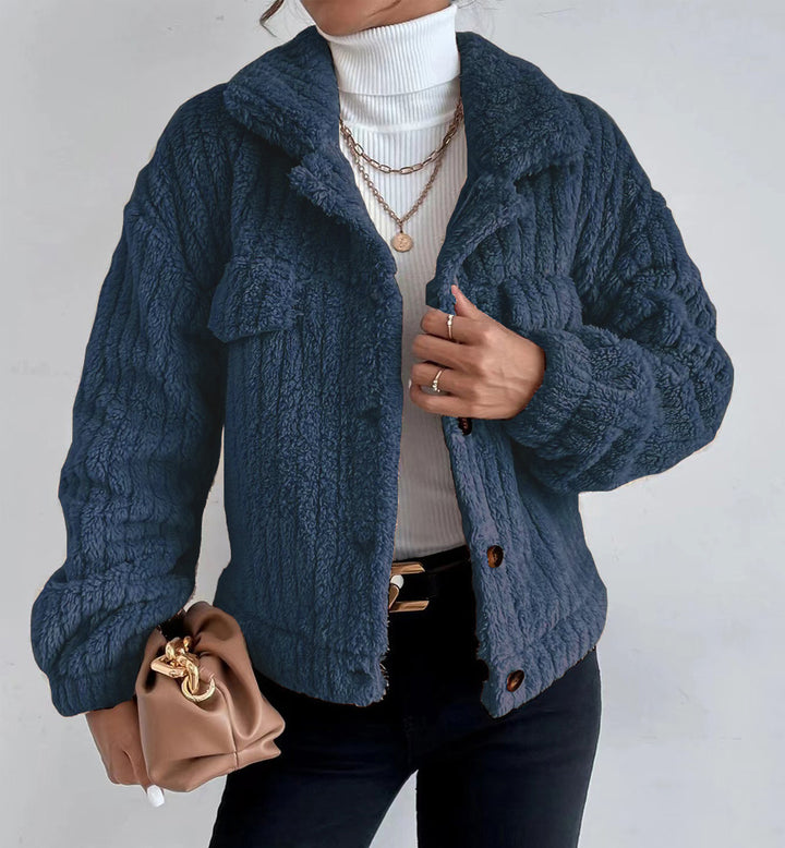 Women's cuddly teddy jacket with shirt collar, snap button closure and patch breast pockets Mune Fashion
